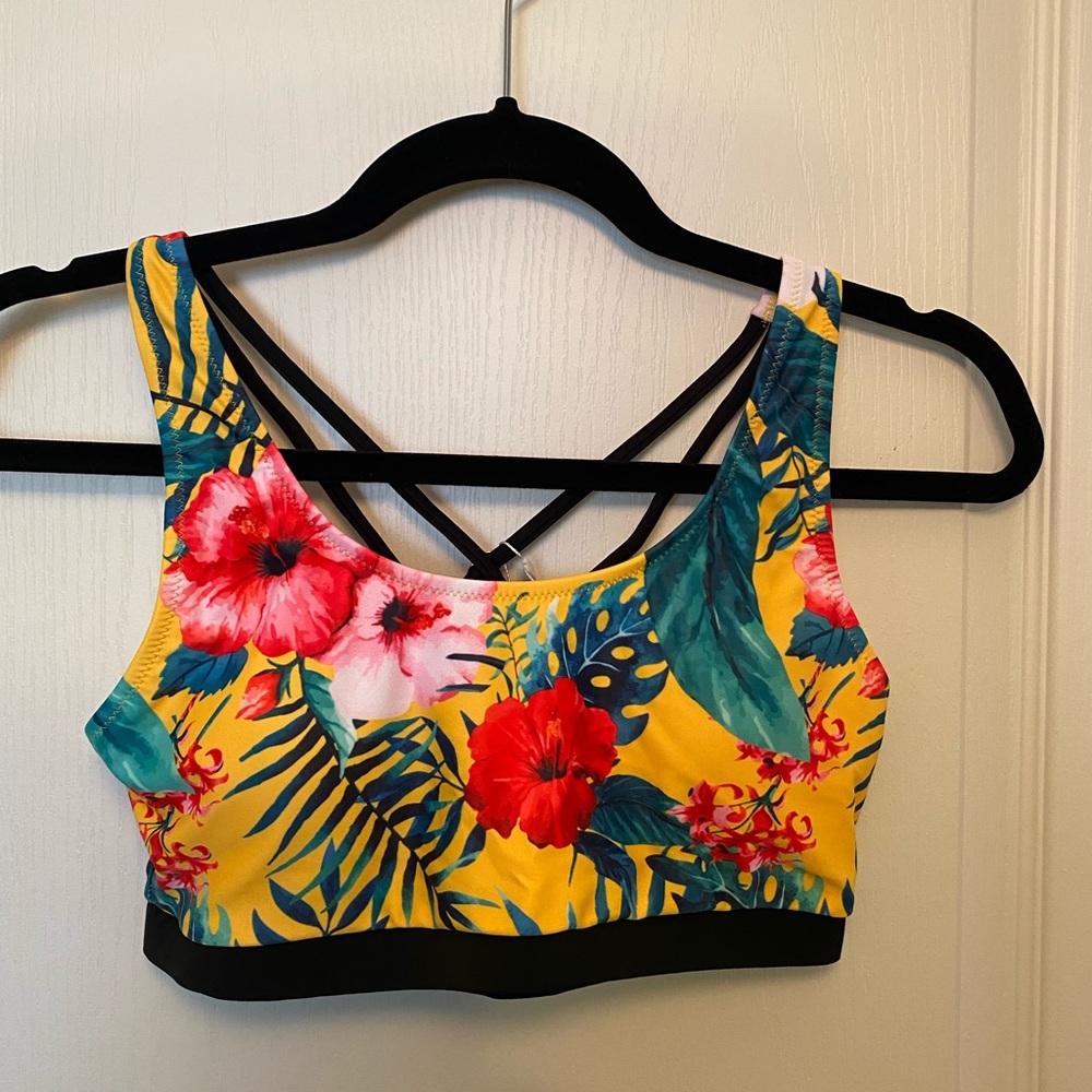 Beachsissi bikini floral top, blac bottom Medium, NWT and bag